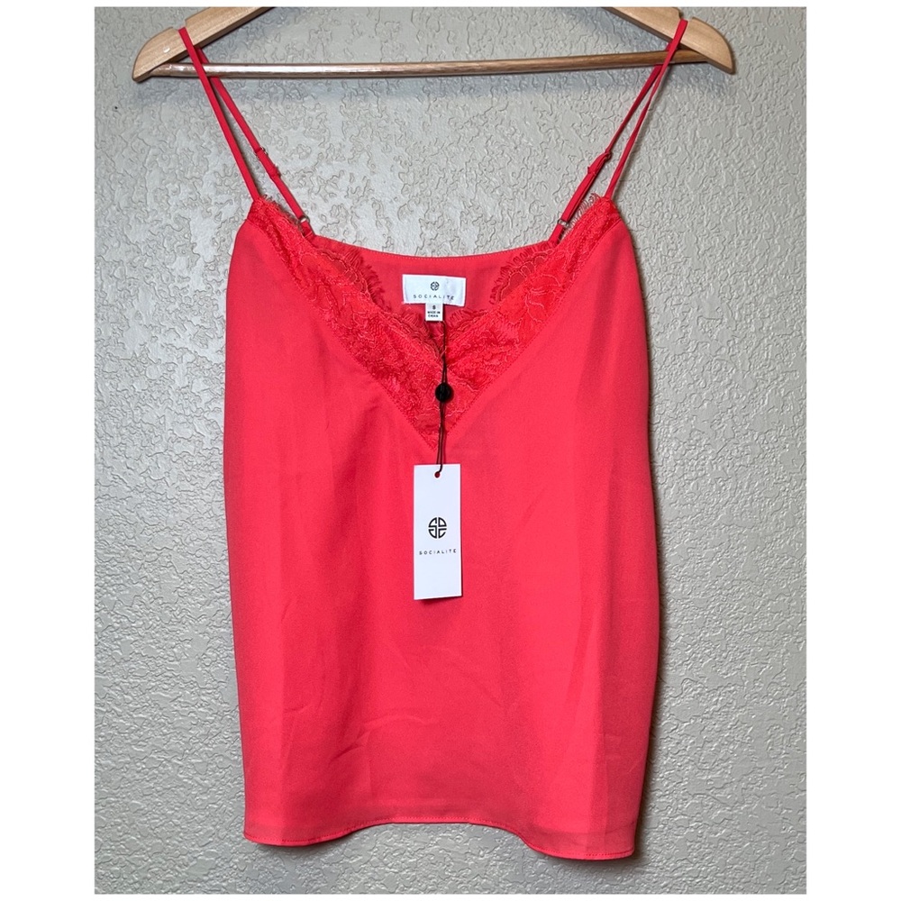 Socialite Women’s Coral Top Women’s Size Small-NWT